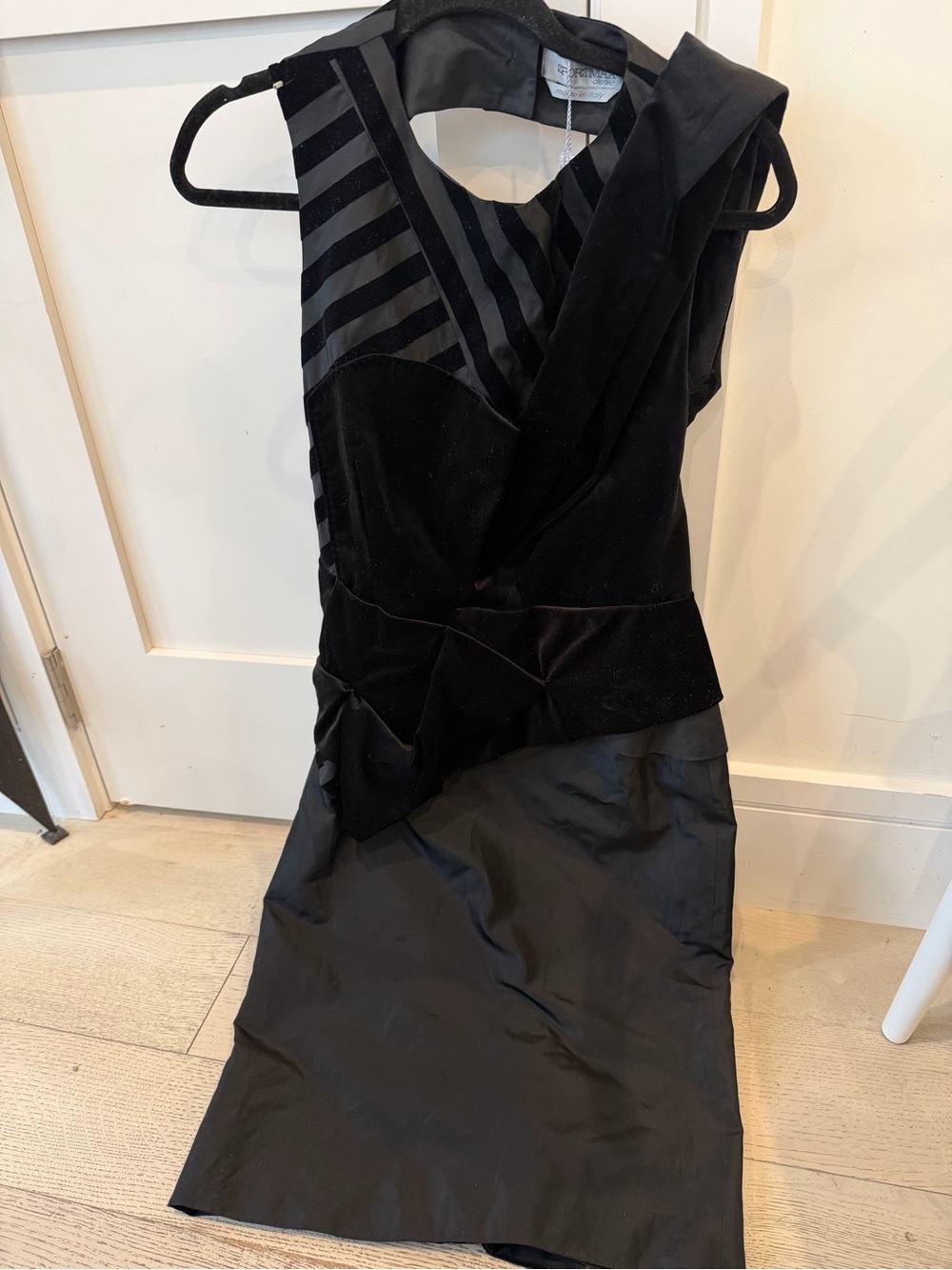 Sportmax Elegant Black Sleeveless Cocktail Dress